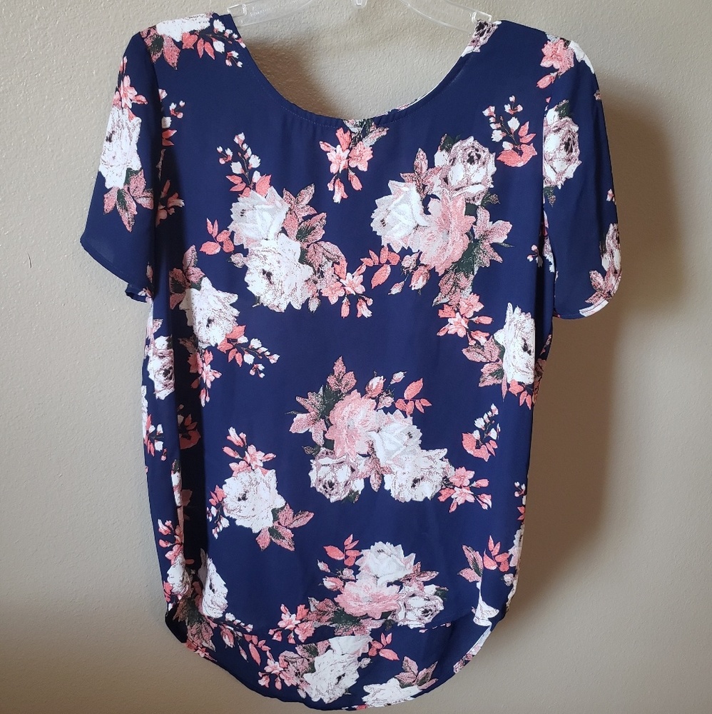 Floral short sleeve blouse